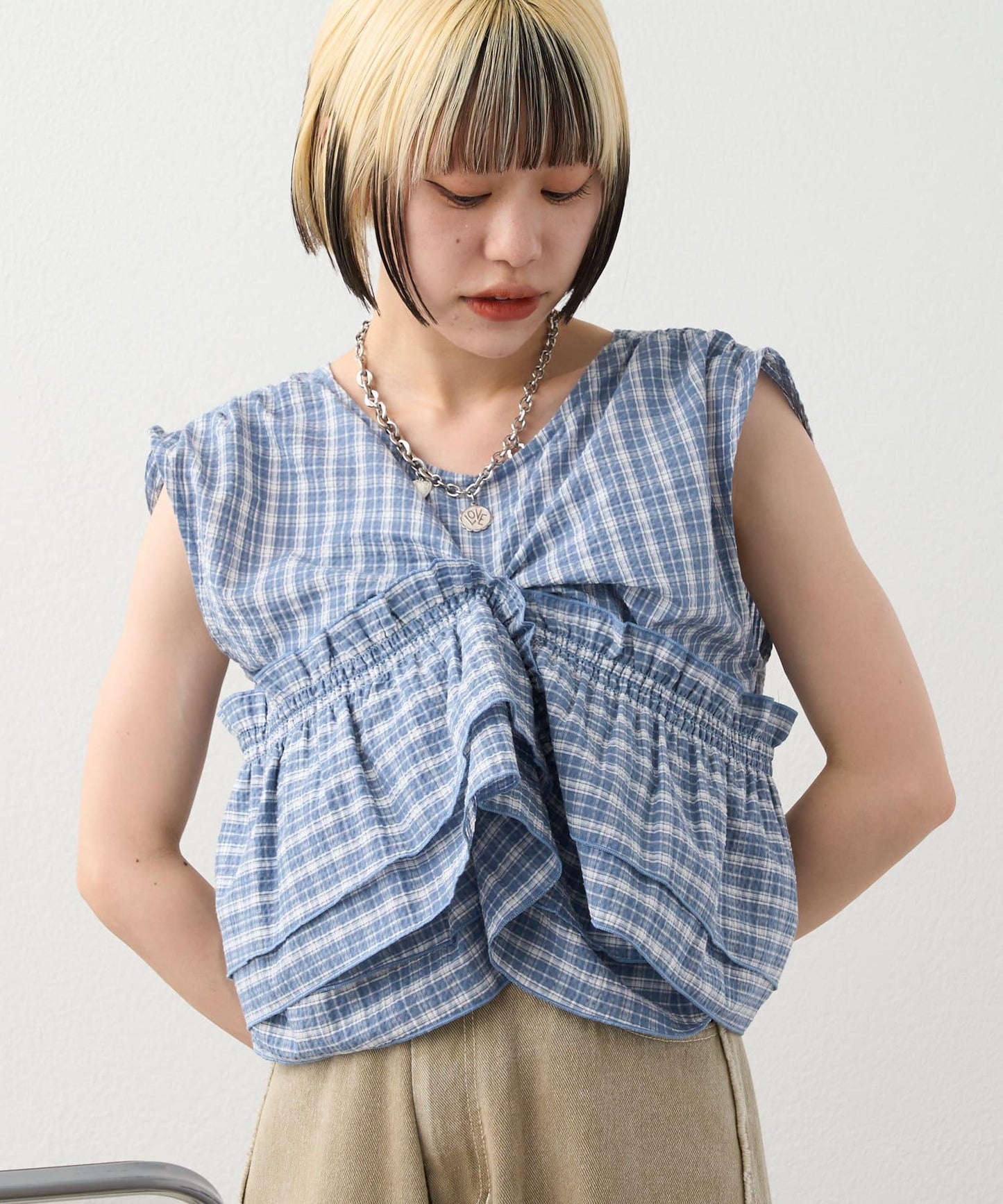 多穿法荷葉邊襯衫