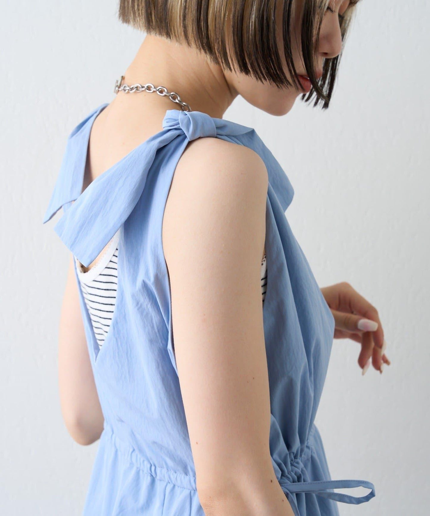 肩部蝴蝶結 蓬鬆廓形 連衣裙