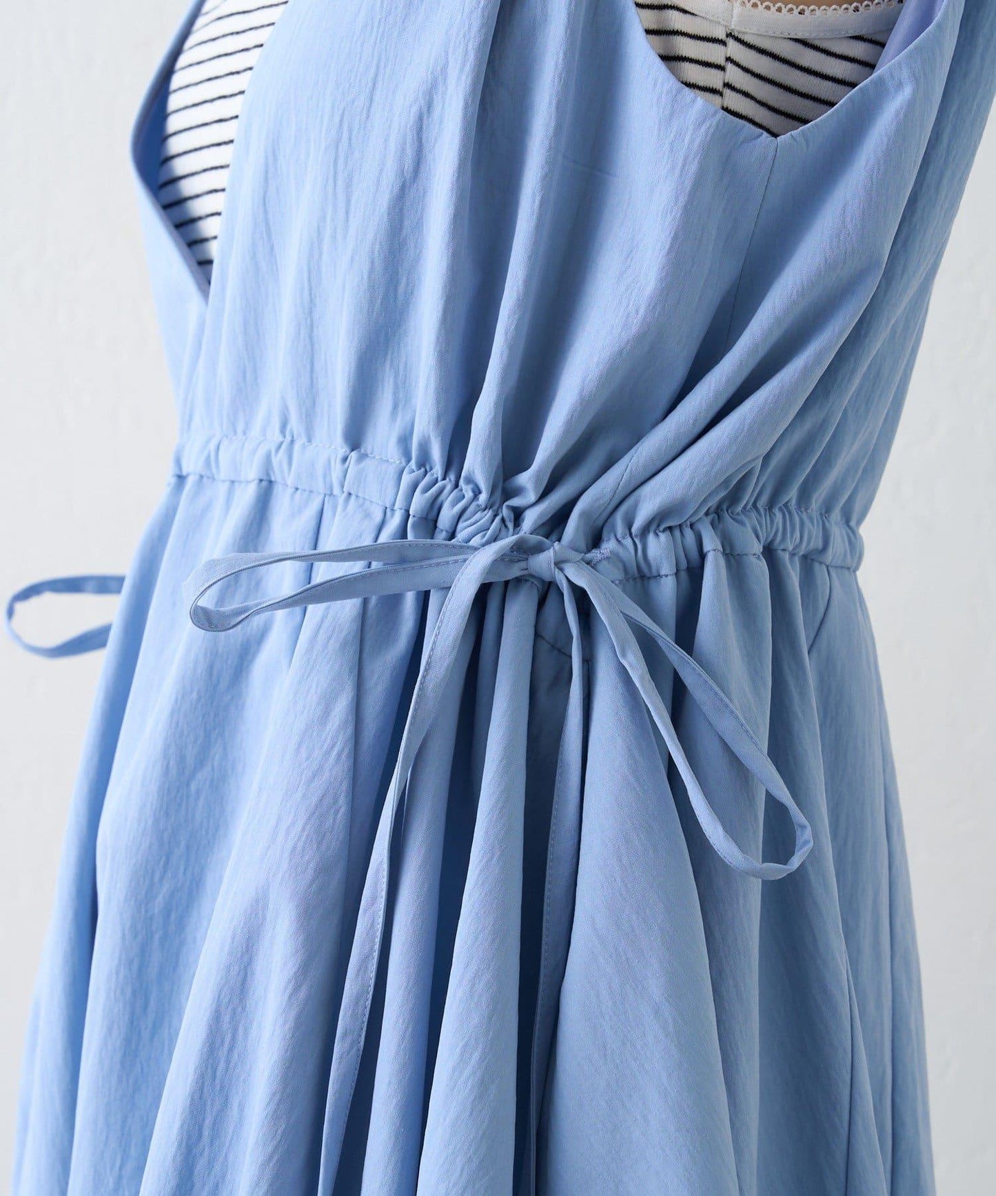 肩部蝴蝶結 蓬鬆廓形 連衣裙