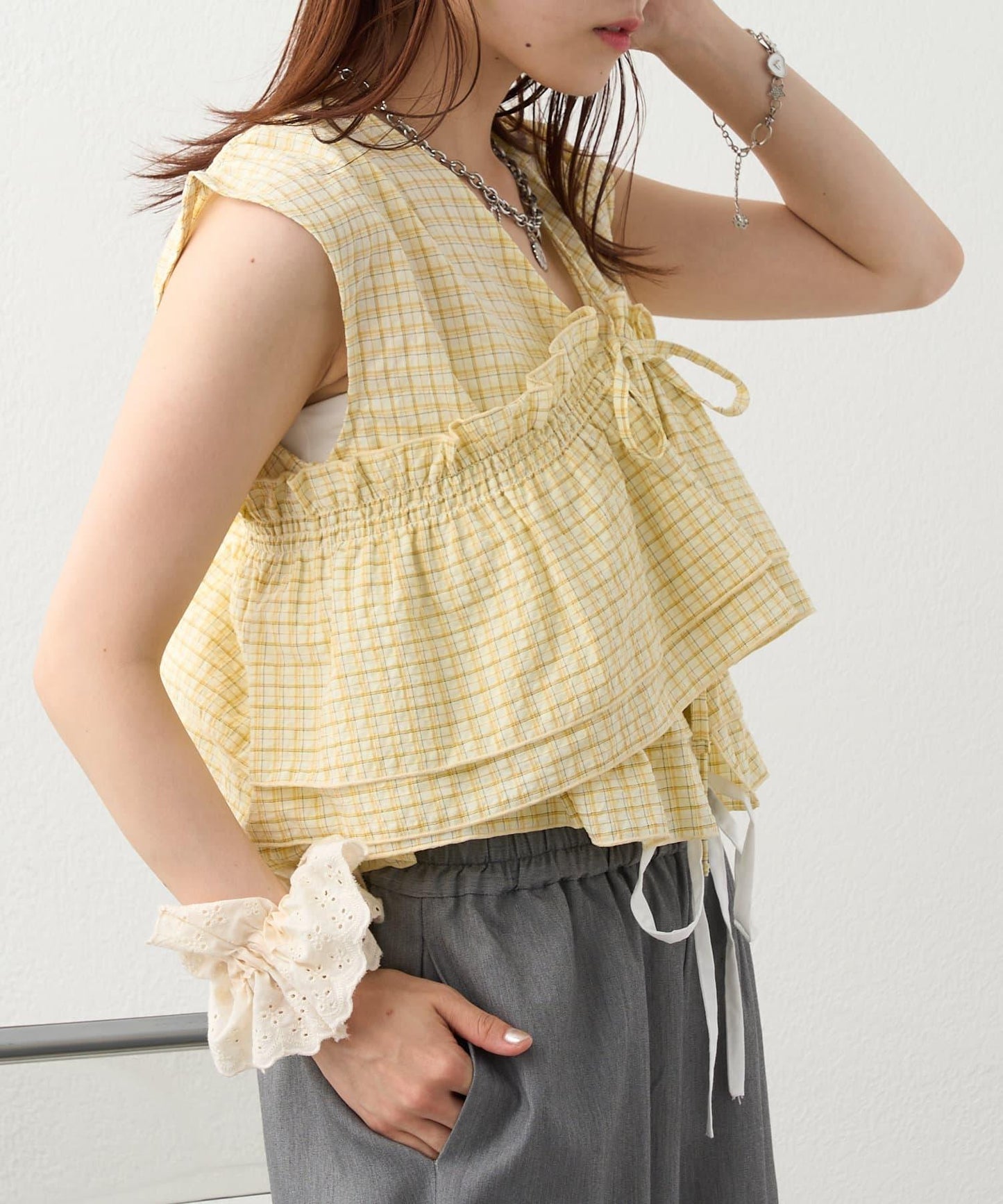 多穿法荷葉邊襯衫