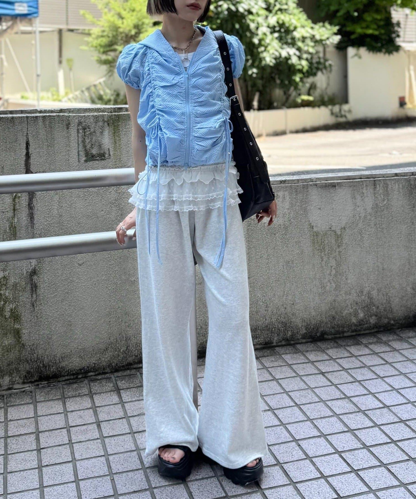 連帽拉鍊短外套