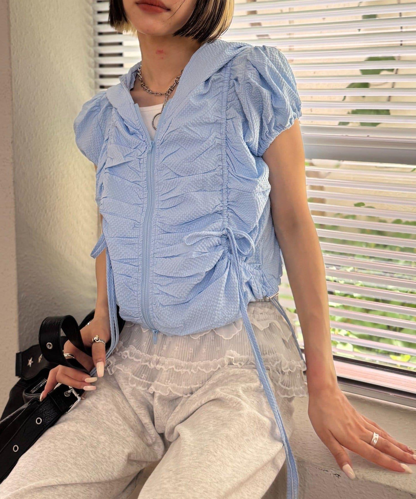 連帽拉鍊短外套