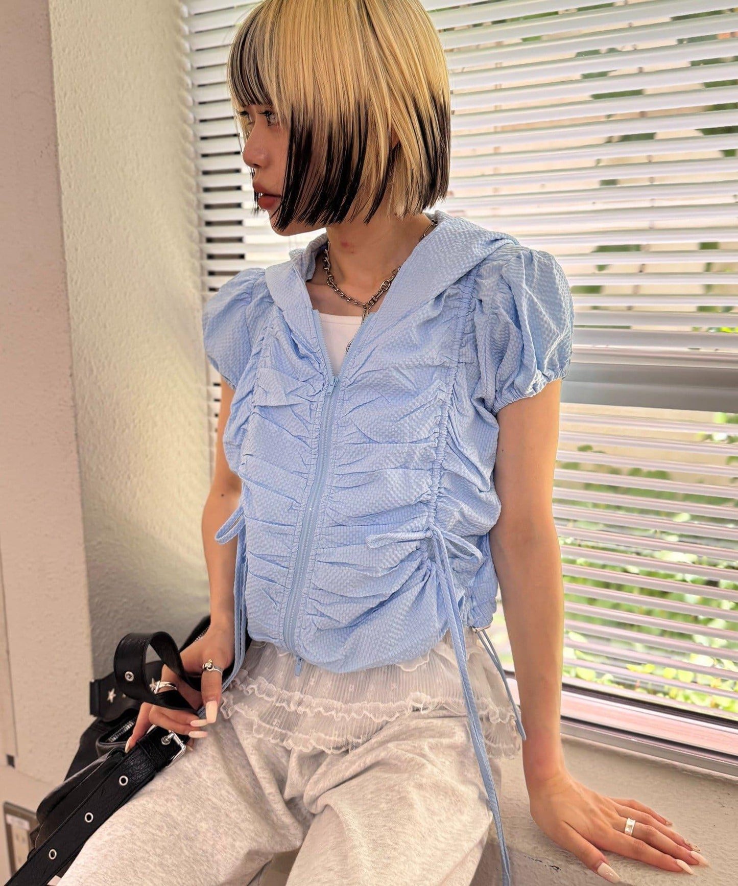 連帽拉鍊短外套