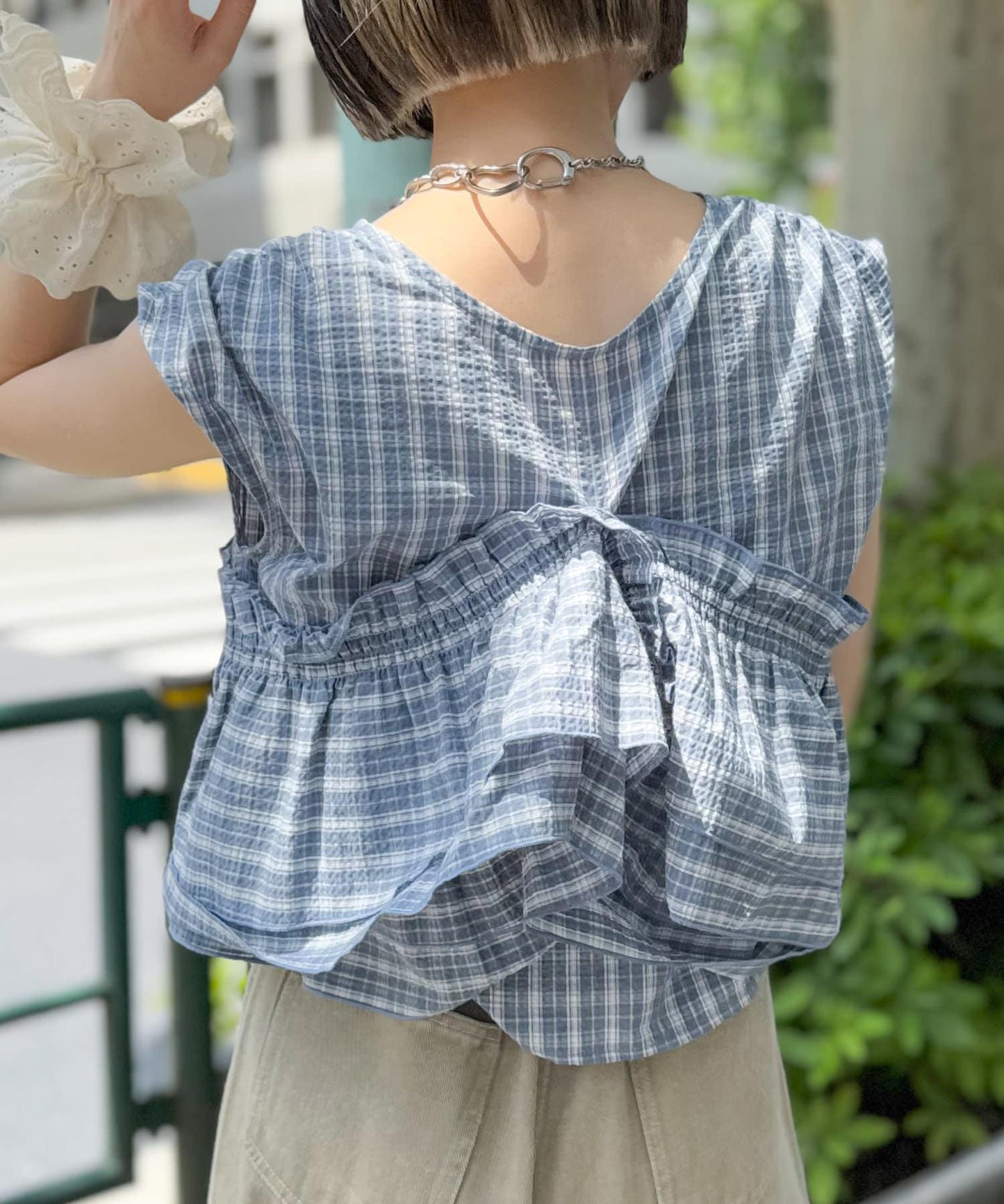 多穿法荷葉邊襯衫