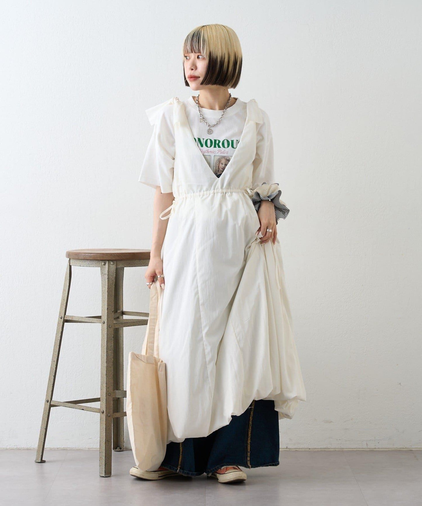 肩部蝴蝶結 蓬鬆廓形 連衣裙