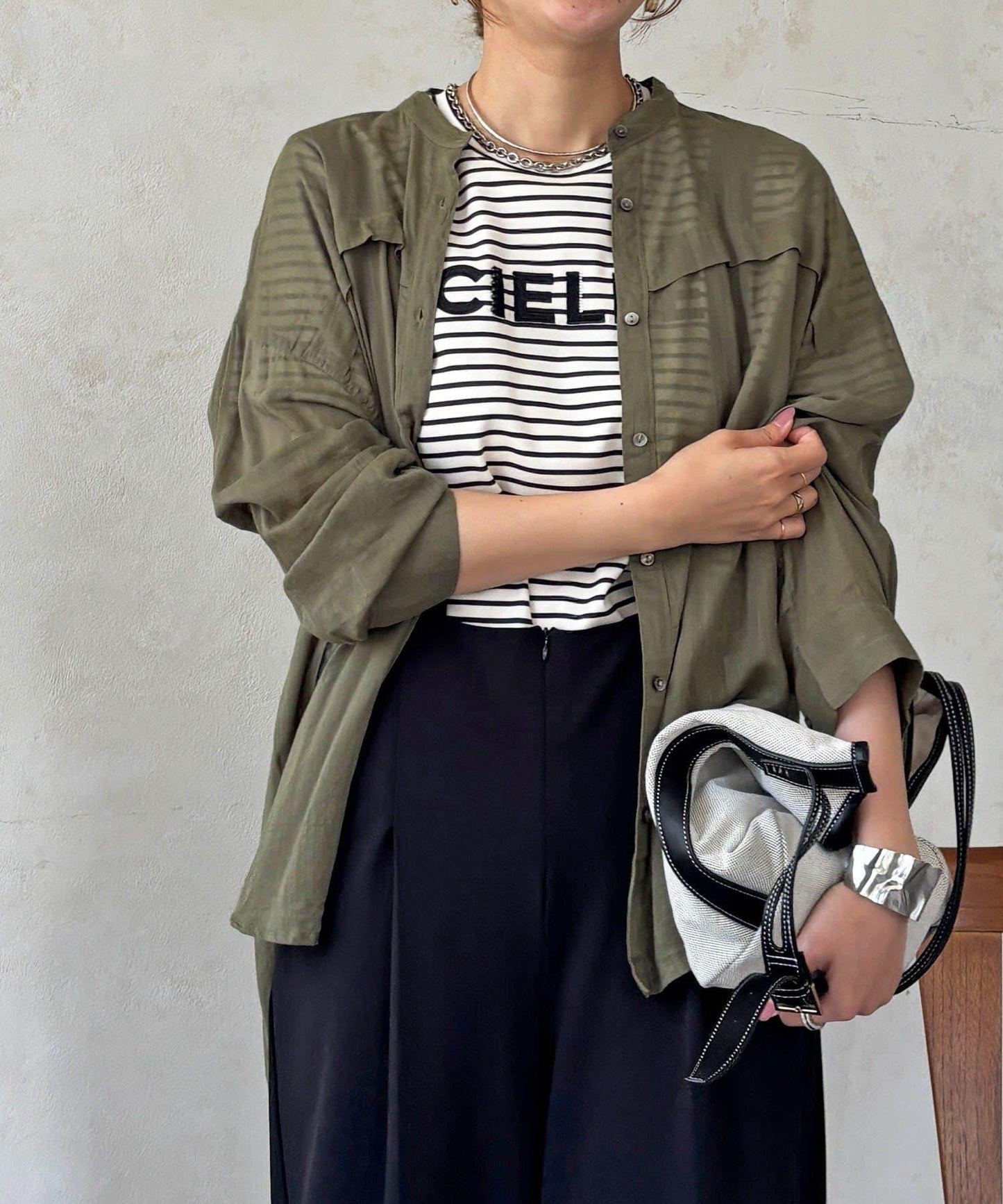 人造棉聚酯褶皺襯衫