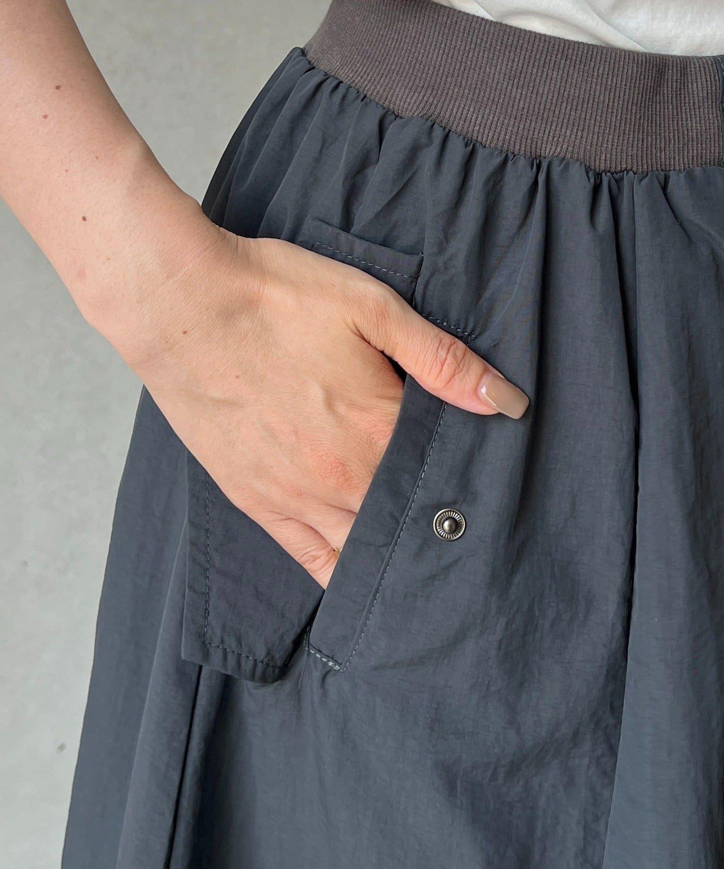 抽繩下襬工裝裙