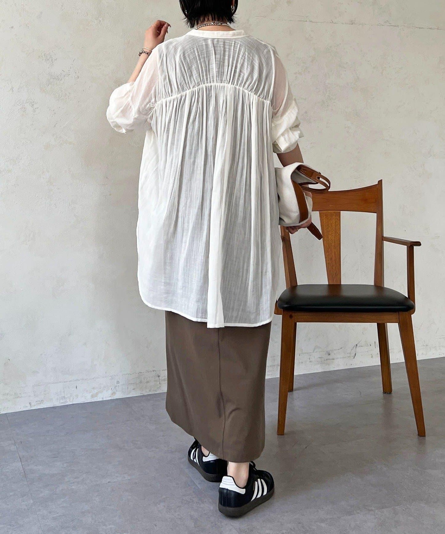 人造棉聚酯褶皺襯衫