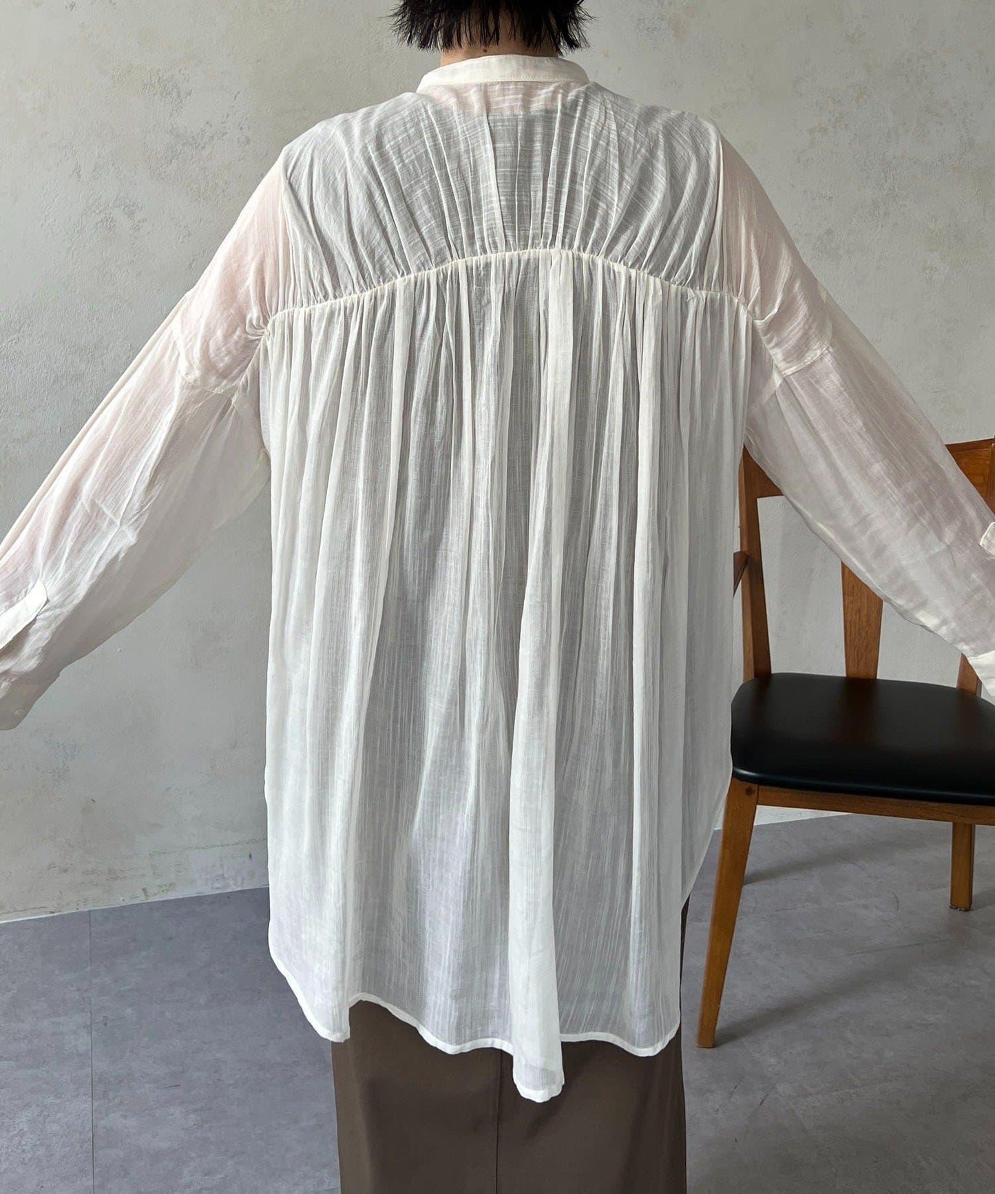 人造棉聚酯褶皺襯衫