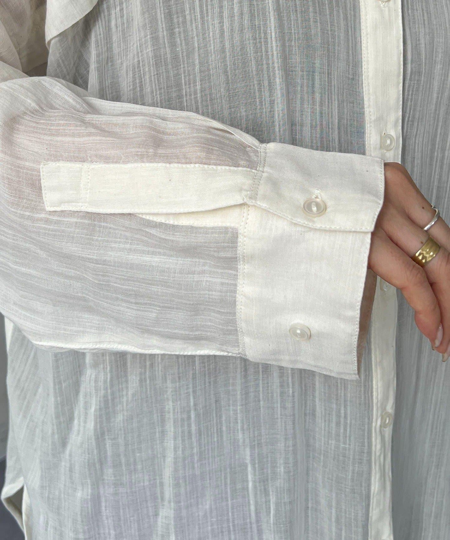 人造棉聚酯褶皺襯衫