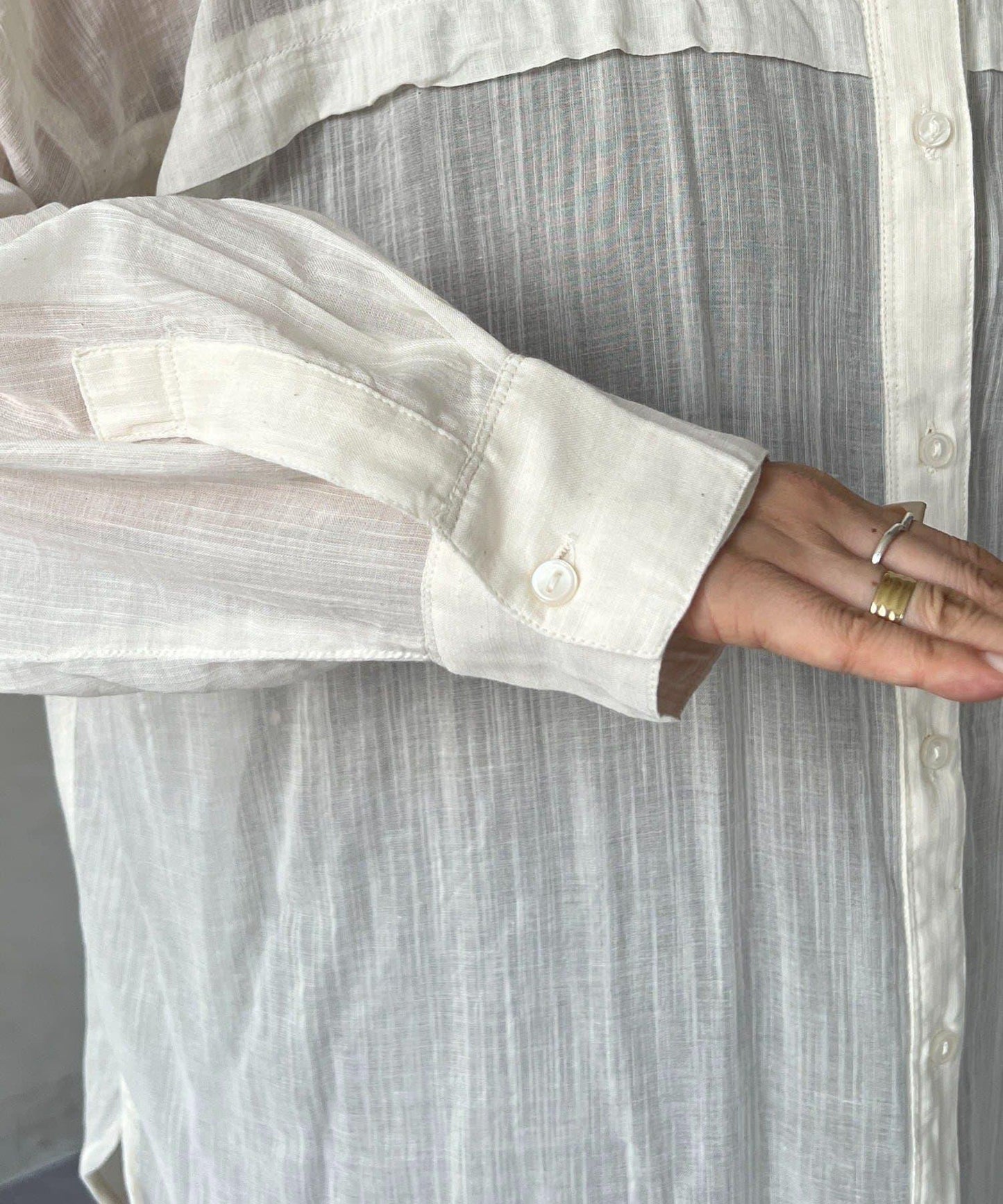 人造棉聚酯褶皺襯衫