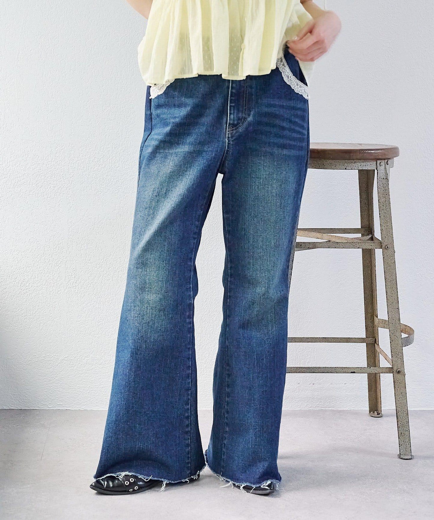 蕾絲拼接 喇叭 牛仔 褲子