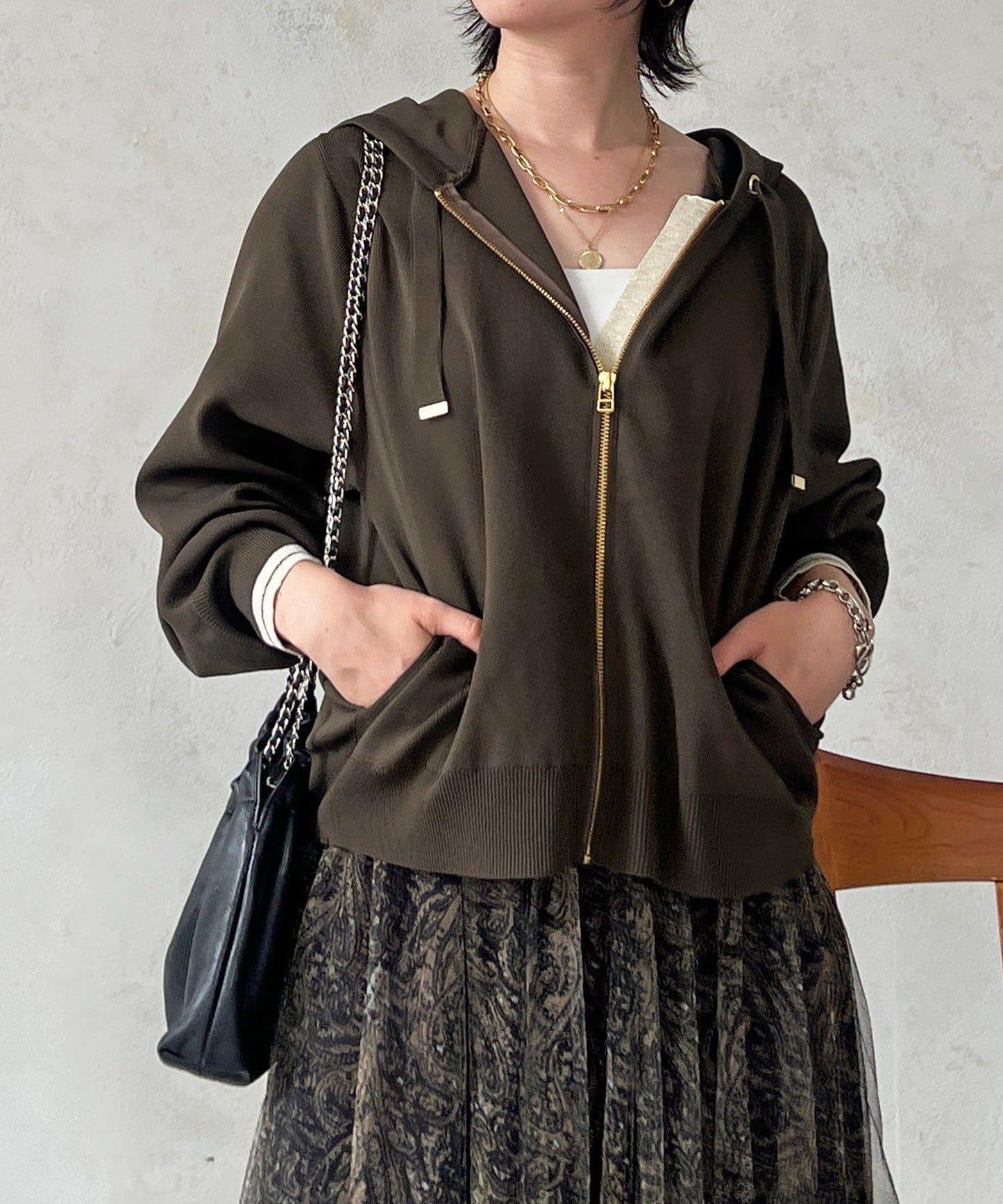 輕量配色亮片線條連帽衫