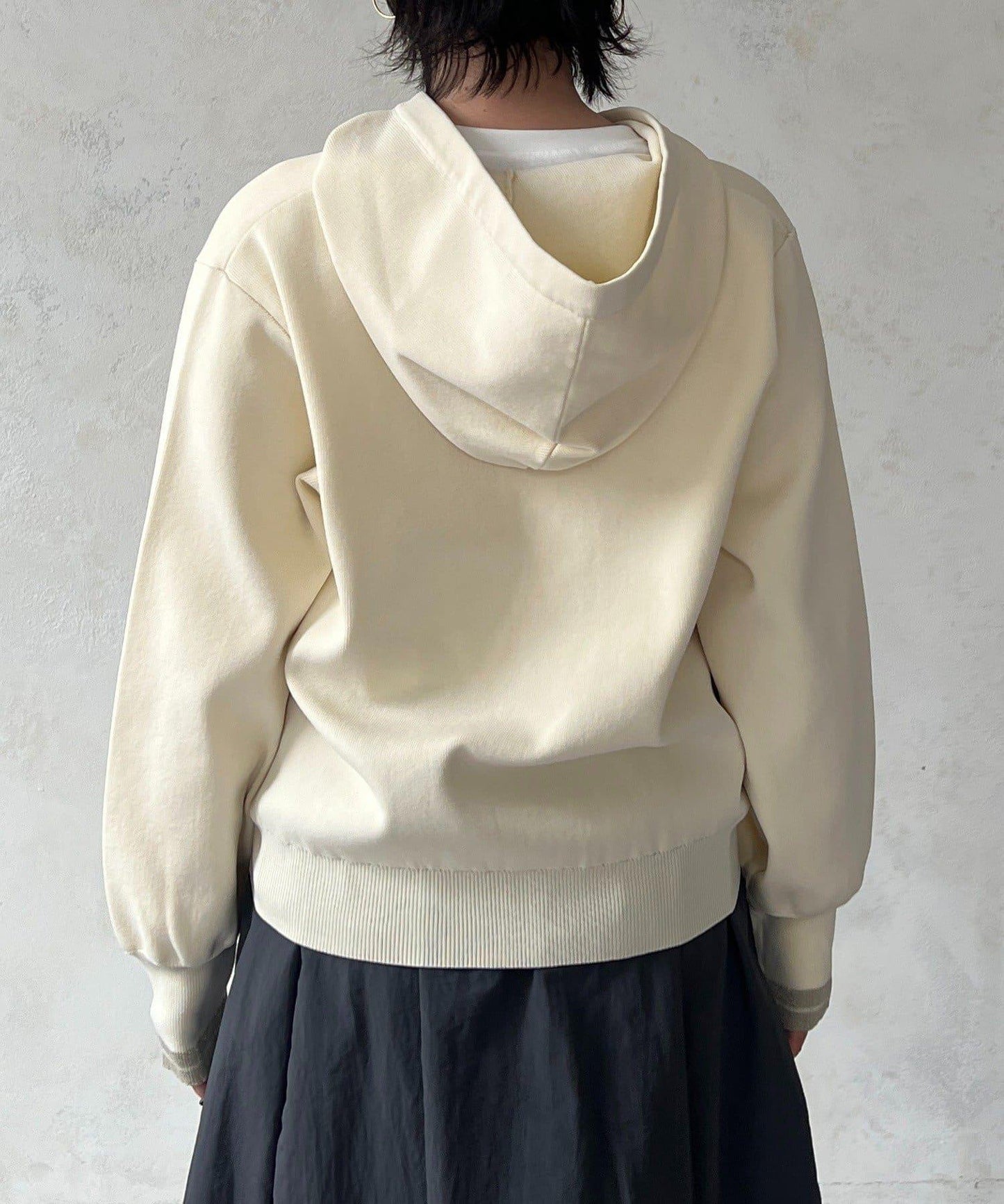 輕量配色亮片線條連帽衫