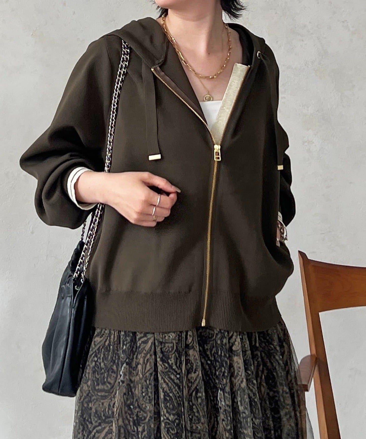 輕量配色亮片線條連帽衫