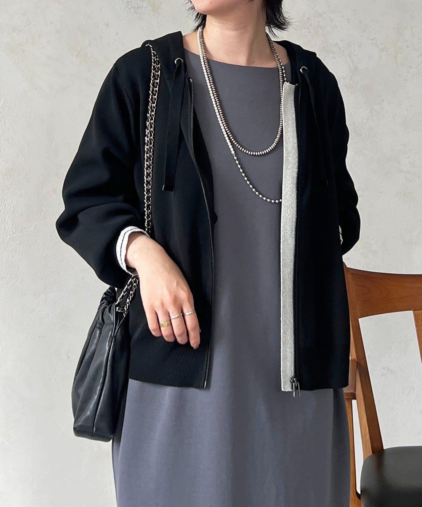 輕量配色亮片線條連帽衫