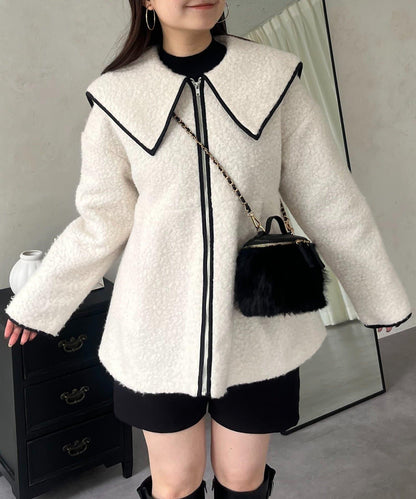 內襯絎縫大翻領滾邊荷葉擺羊羔絨短外套