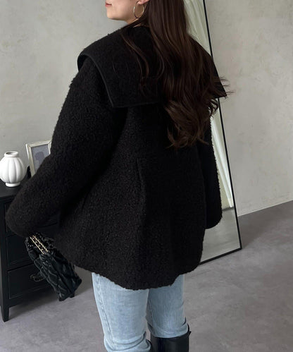 大翻領絎縫荷葉邊短外套