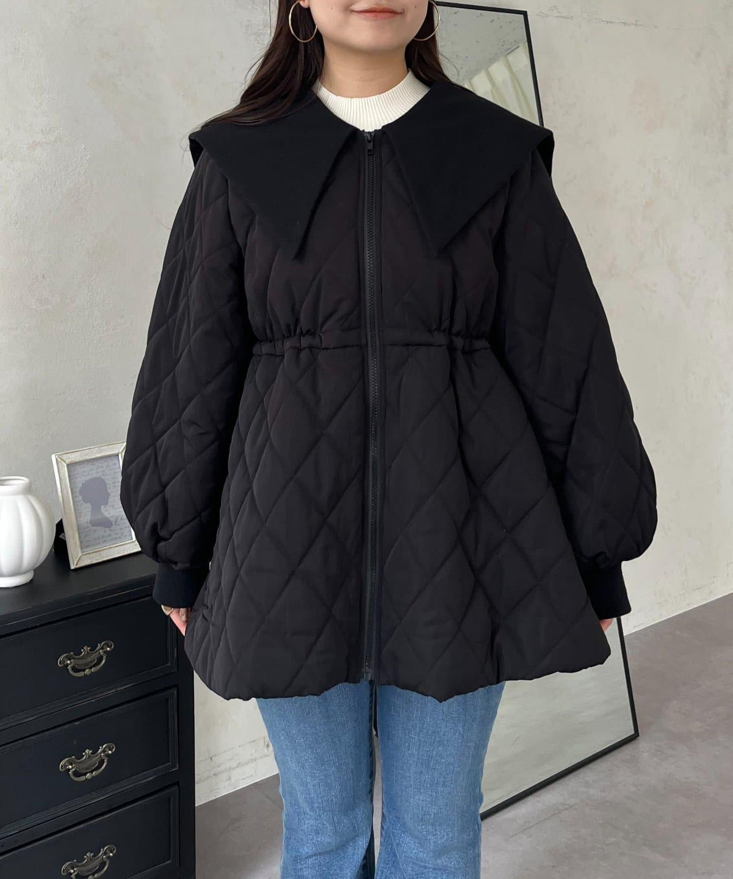 大翻領絎縫荷葉邊短外套