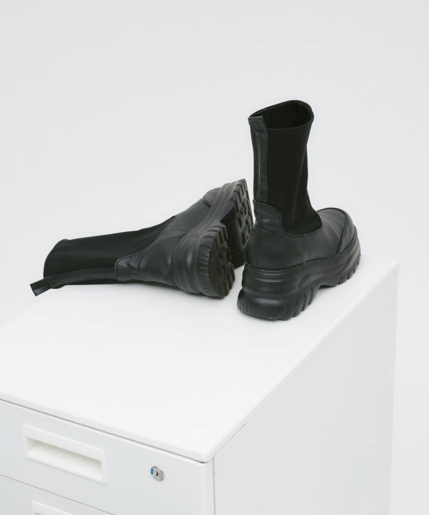 【yomo企畫】彈力厚底中筒靴