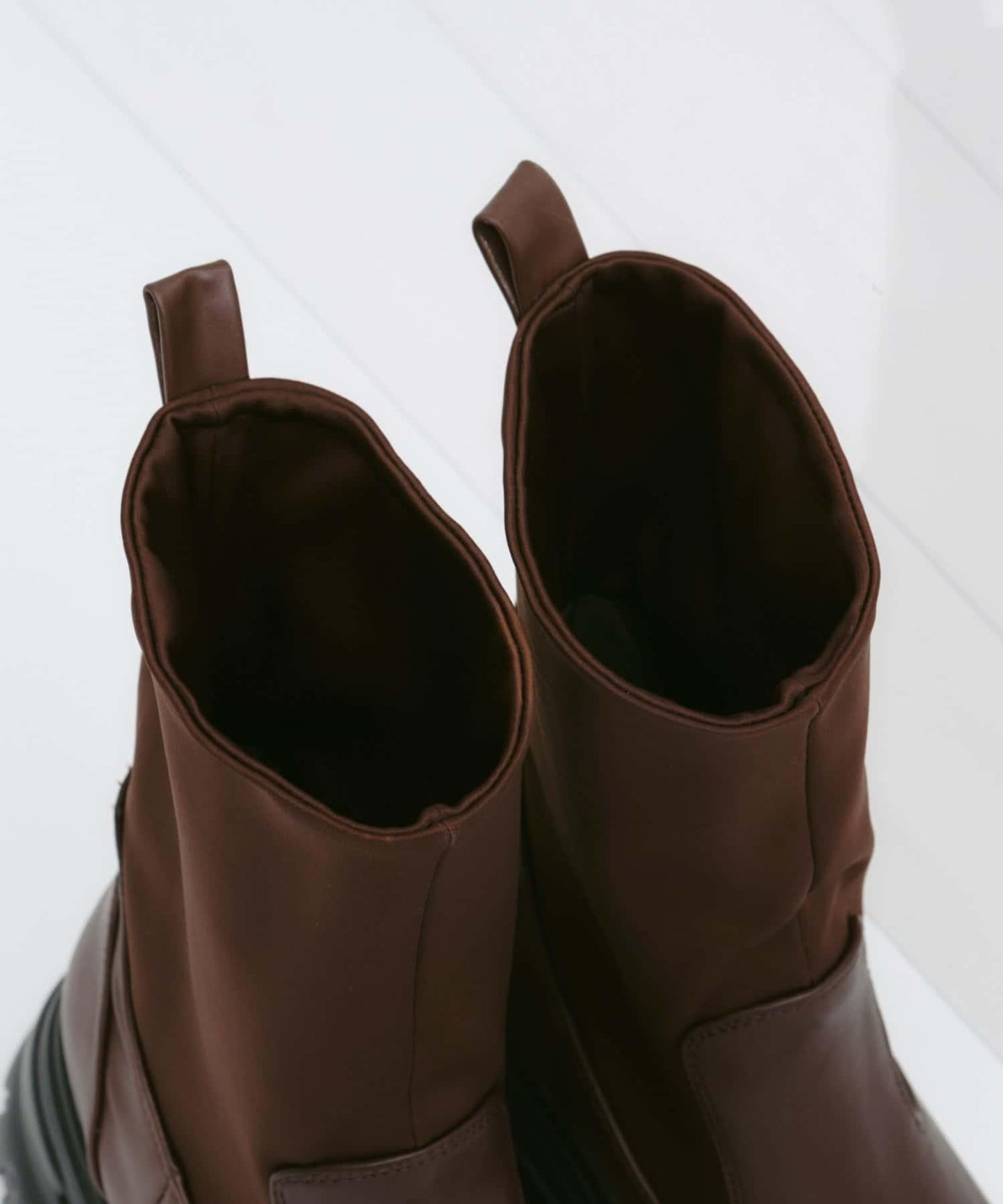 【yomo企畫】彈力厚底中筒靴