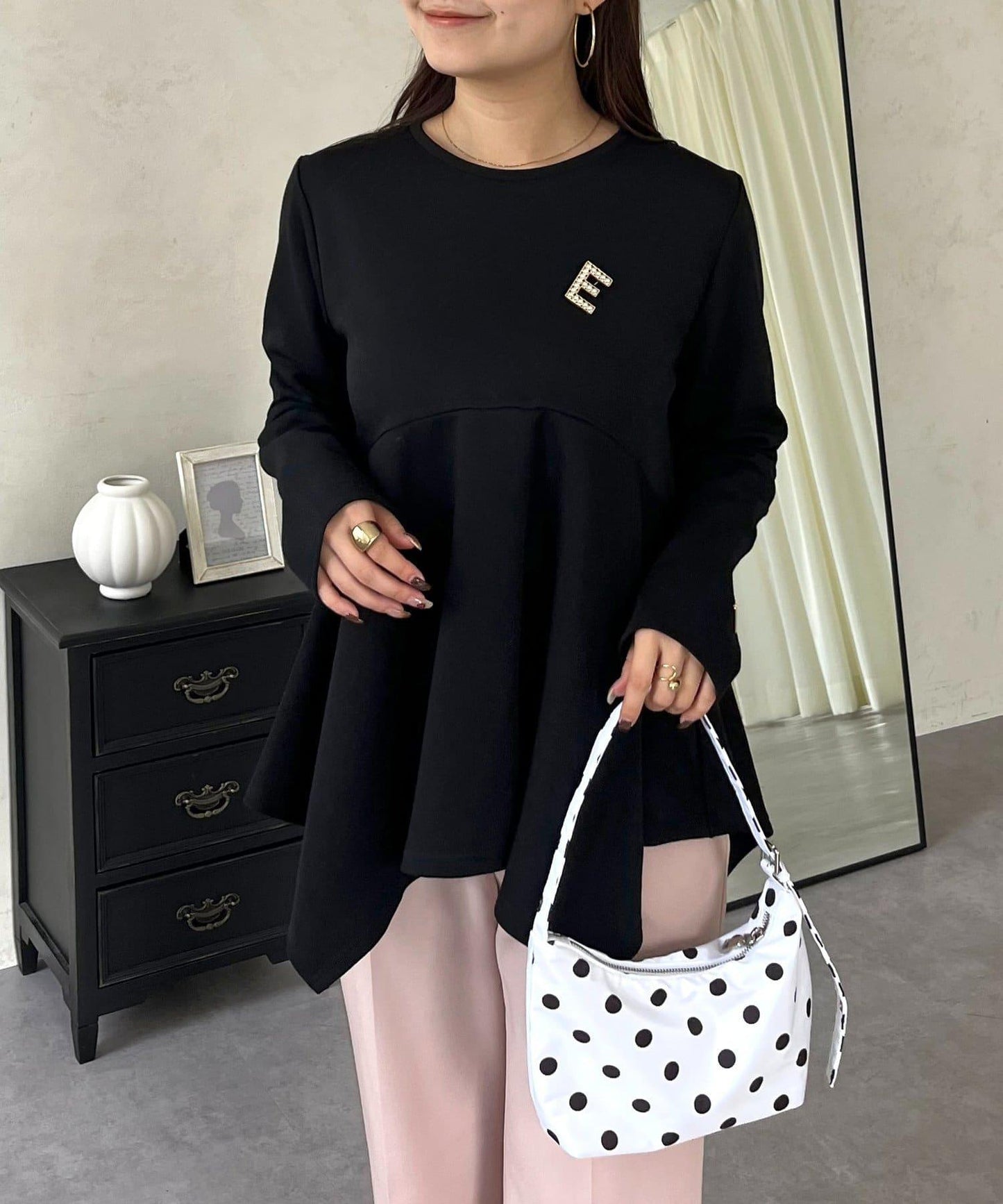 不規則下襬弧形荷葉邊長袖T恤