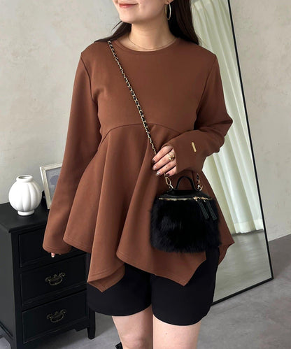 不規則下襬弧形荷葉邊長袖T恤