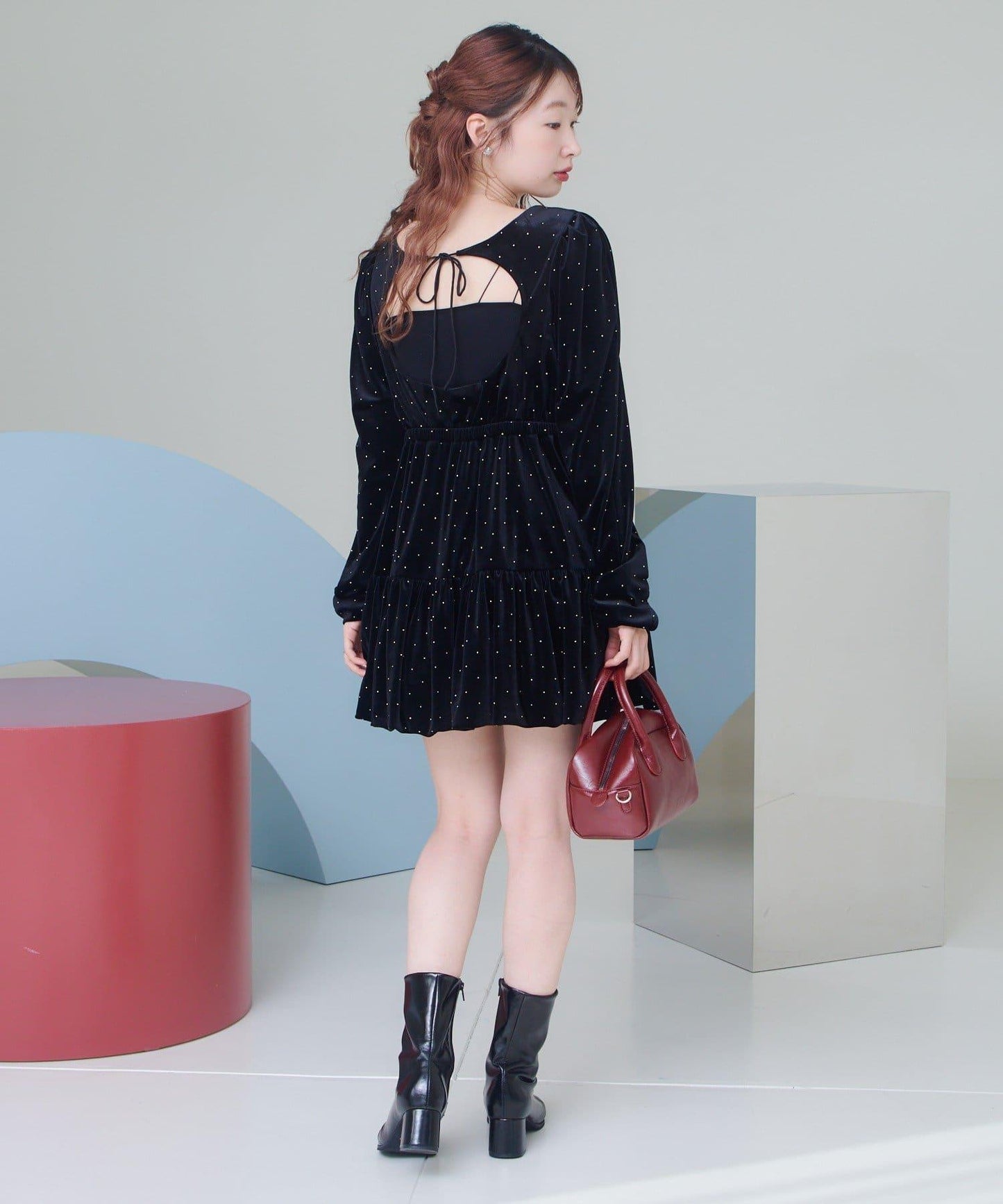 天鵝絨鉚釘裝飾迷你連衣裙