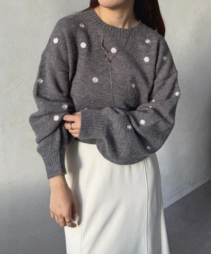 花卉刺繡短款針織衫