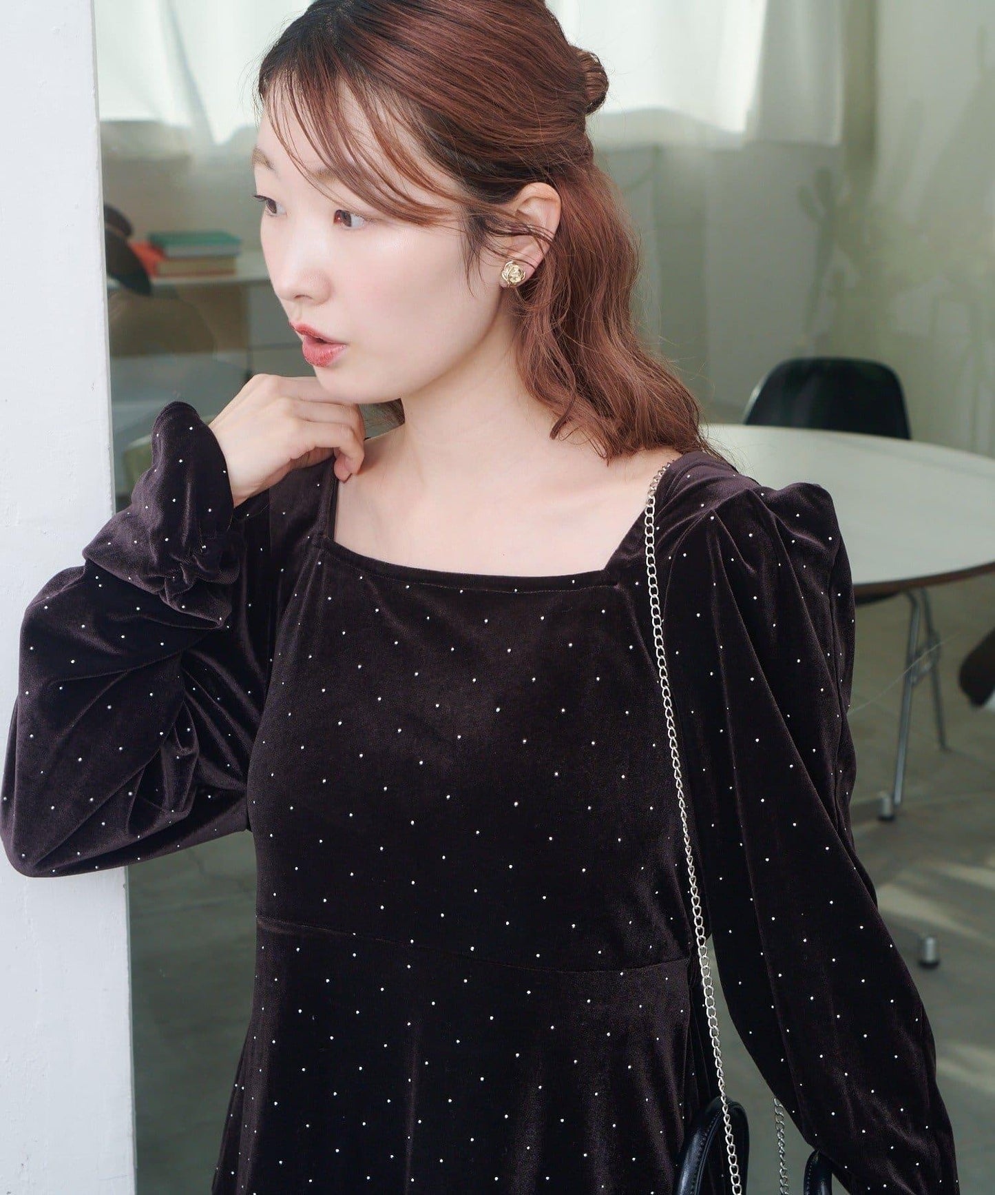 天鵝絨鉚釘裝飾迷你連衣裙