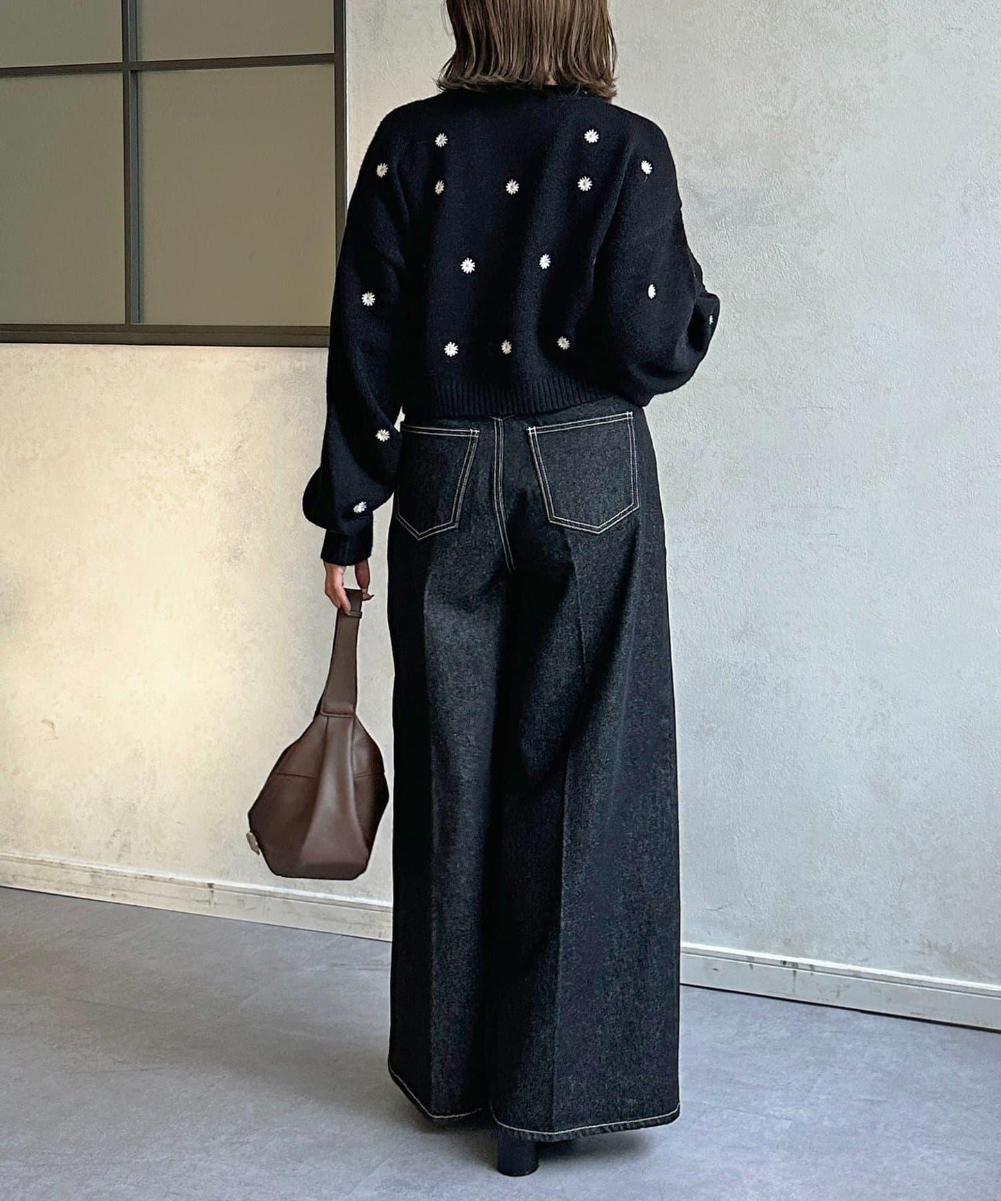 花卉刺繡短款針織衫