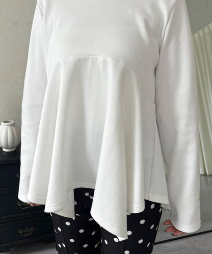 不規則下襬弧形荷葉邊長袖T恤