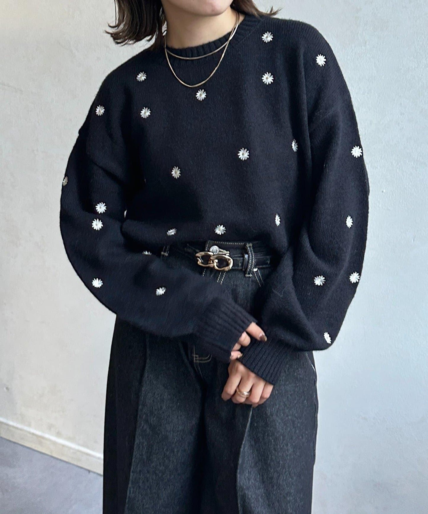 花卉刺繡短款針織衫