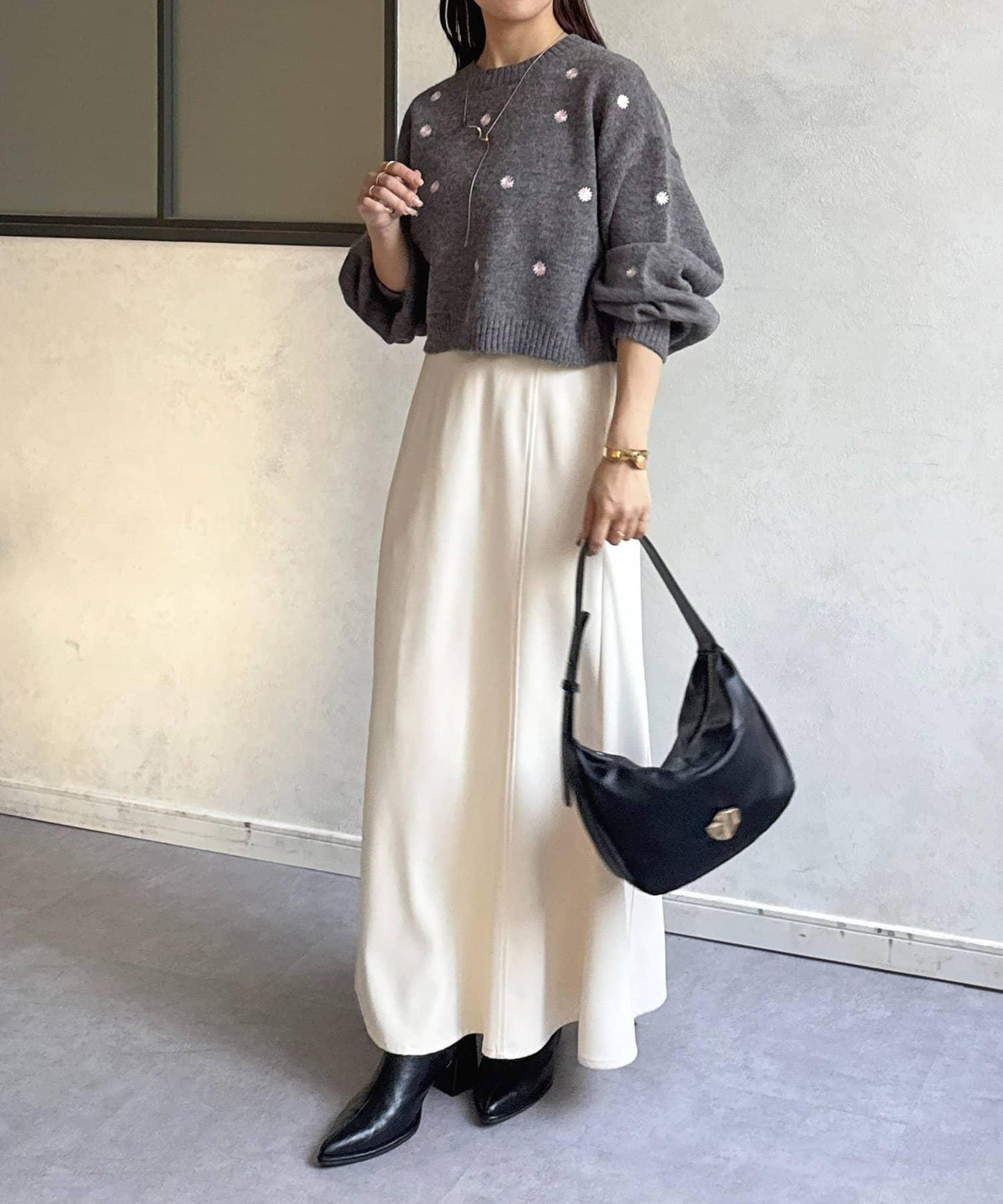 花卉刺繡短款針織衫