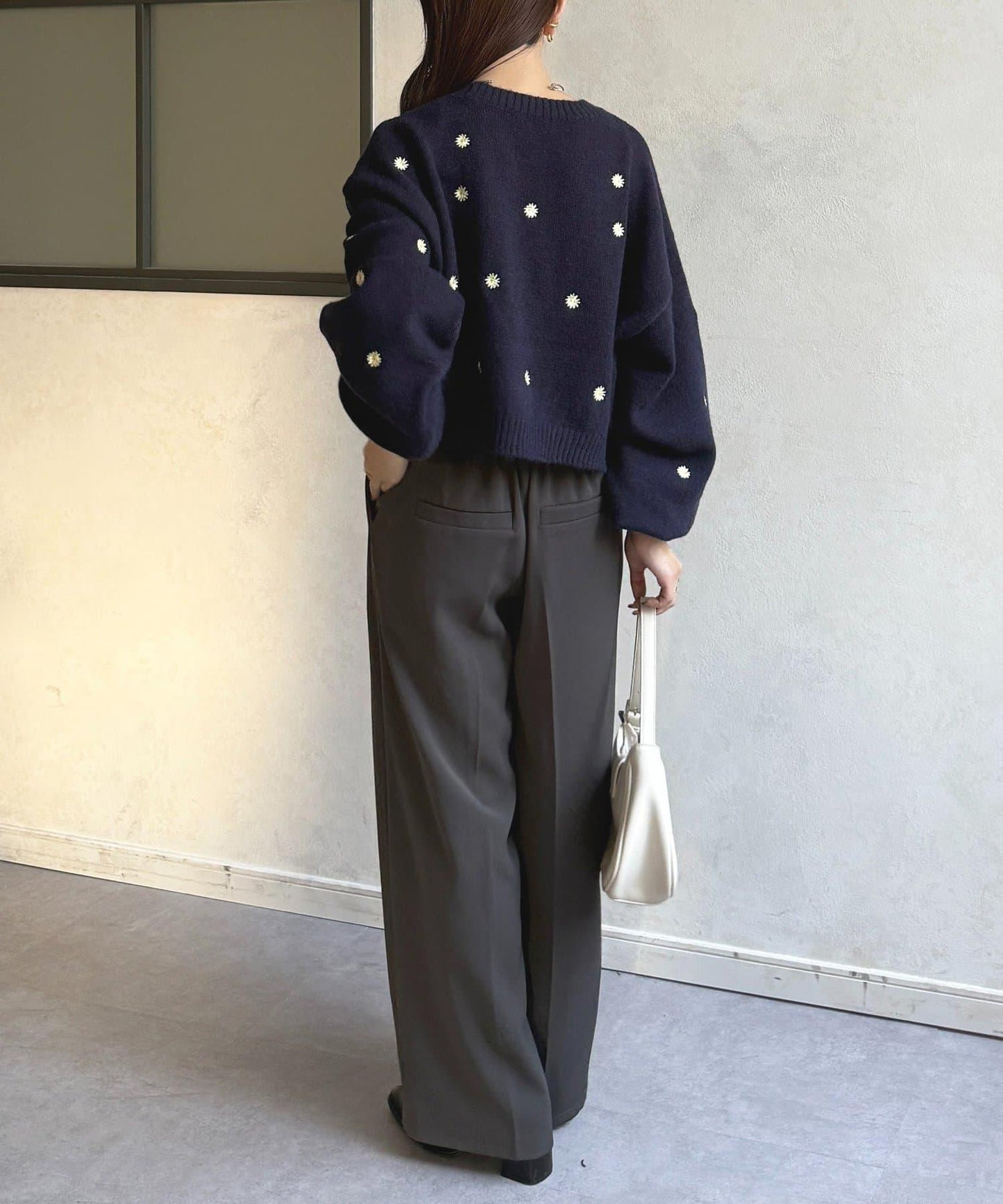 花卉刺繡短款針織衫