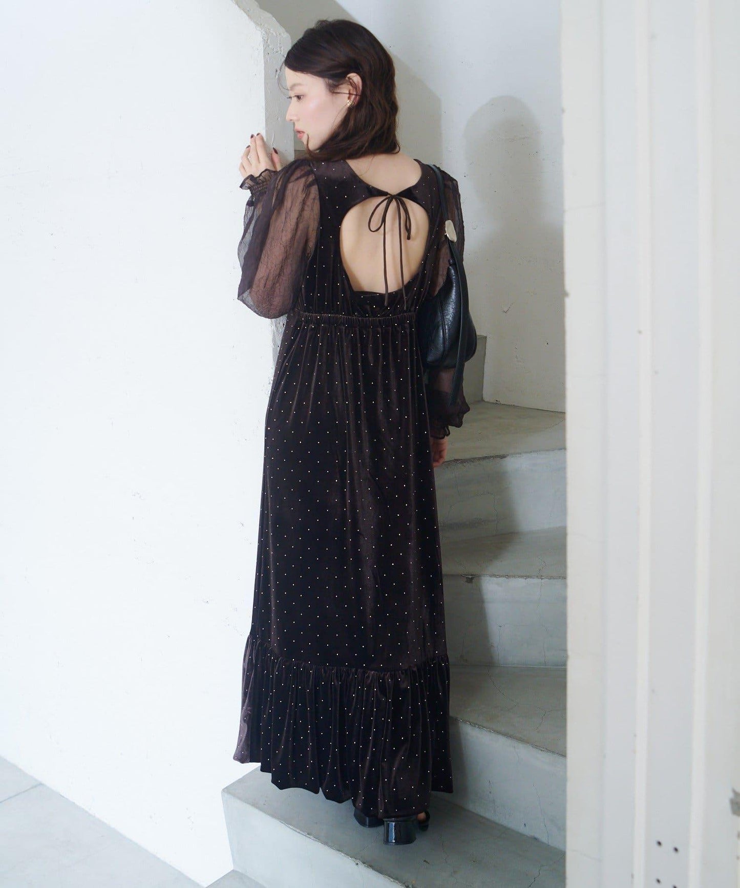 天鵝絨鉚釘連衣裙