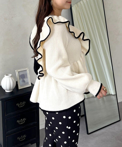 珍珠扣拼色荷葉邊短款針織衫