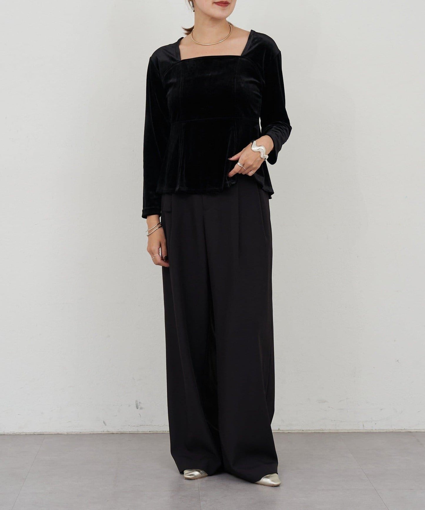 天鵝絨荷葉邊下襬套頭衫