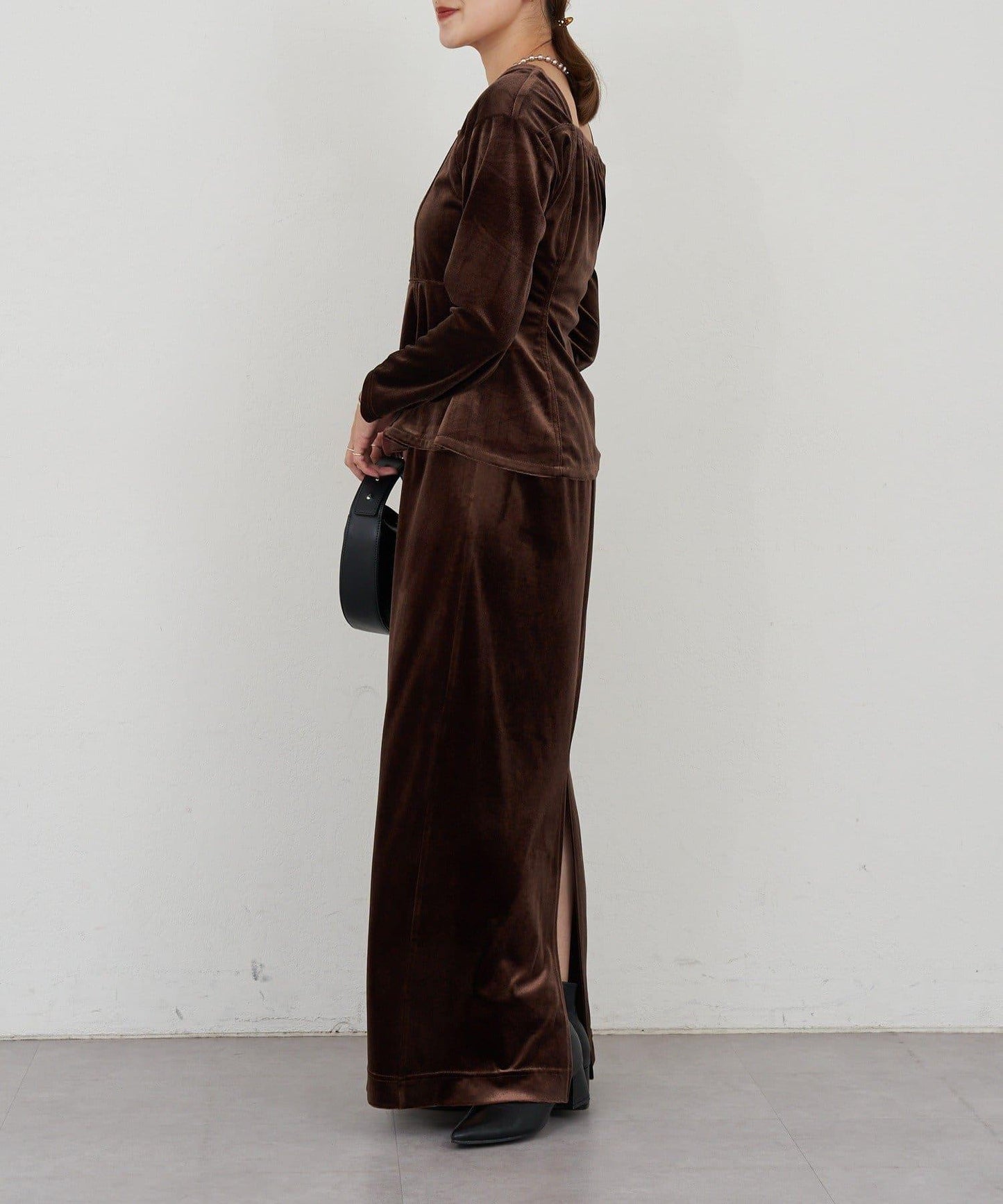 天鵝絨荷葉邊下襬套頭衫