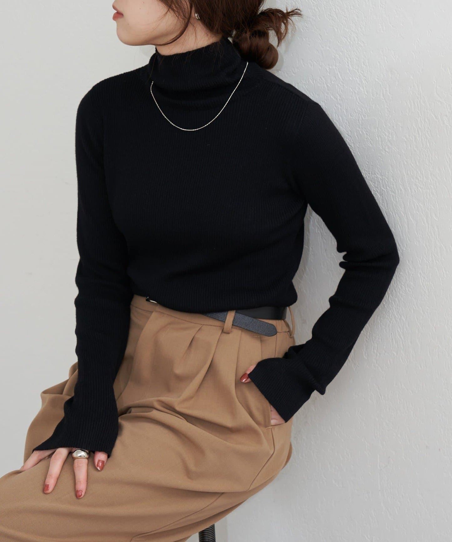 高領羅紋針織衫