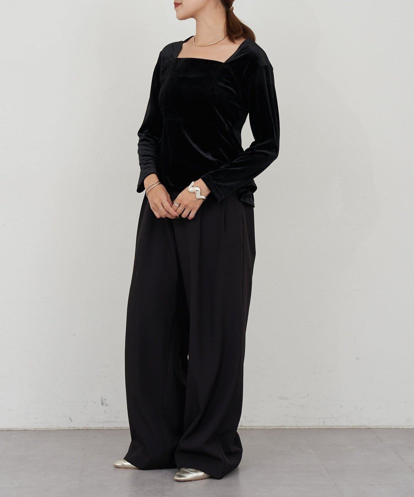 天鵝絨荷葉邊下襬套頭衫