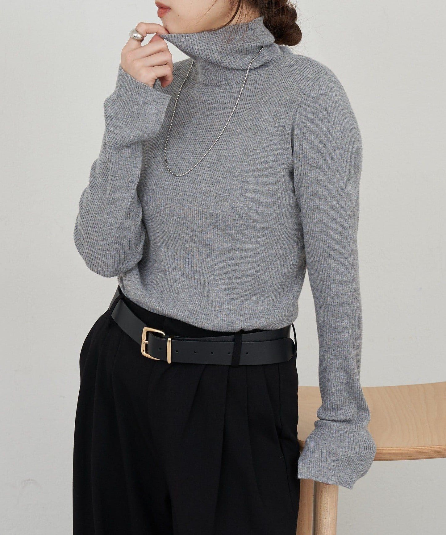 高領羅紋針織衫