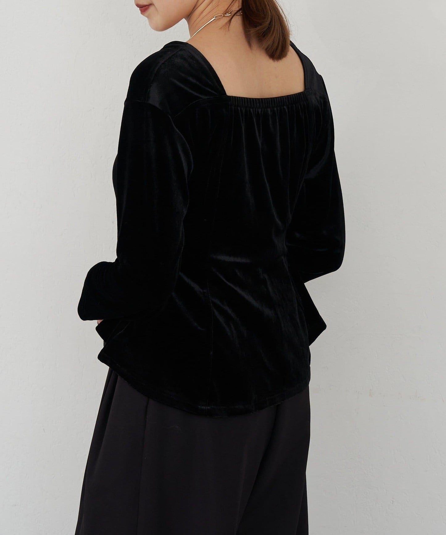 天鵝絨荷葉邊下襬套頭衫