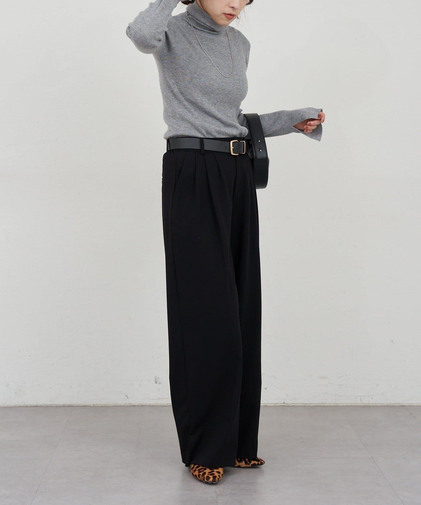 高領羅紋針織衫