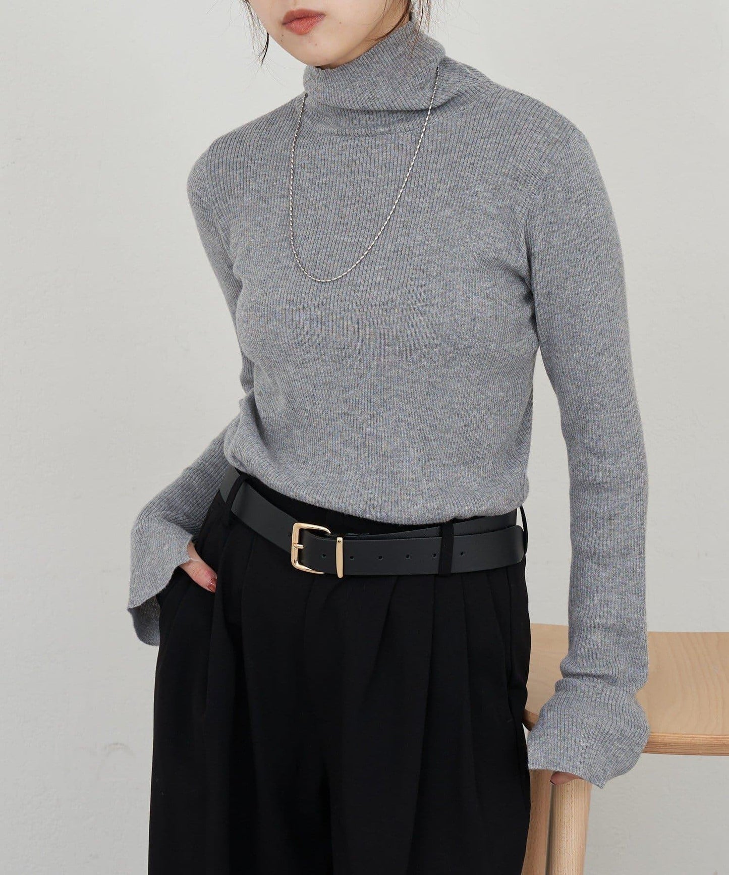 高領羅紋針織衫