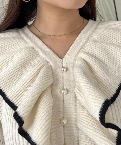 珍珠扣拼色荷葉邊短款針織衫