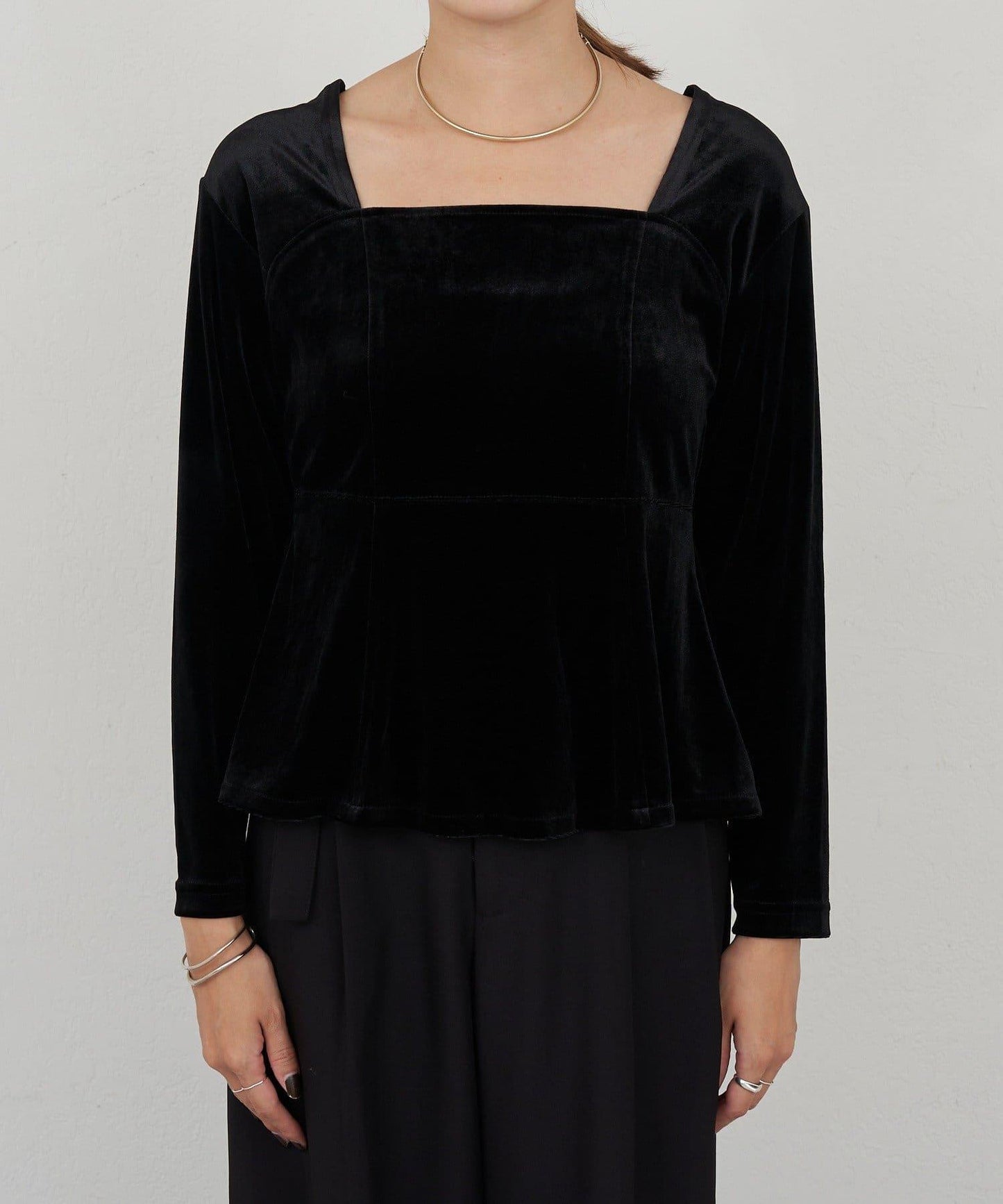 天鵝絨荷葉邊下襬套頭衫