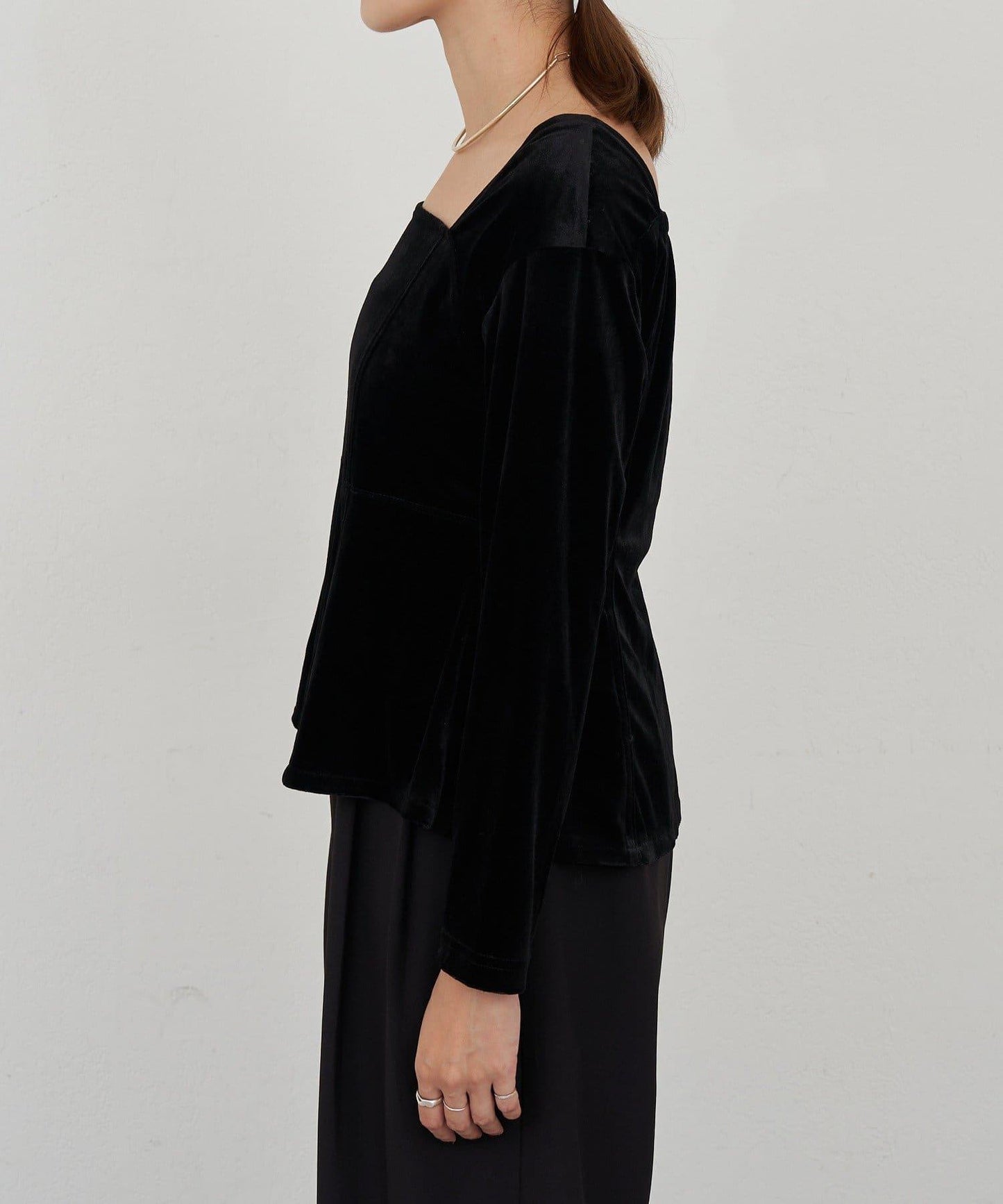 天鵝絨荷葉邊下襬套頭衫