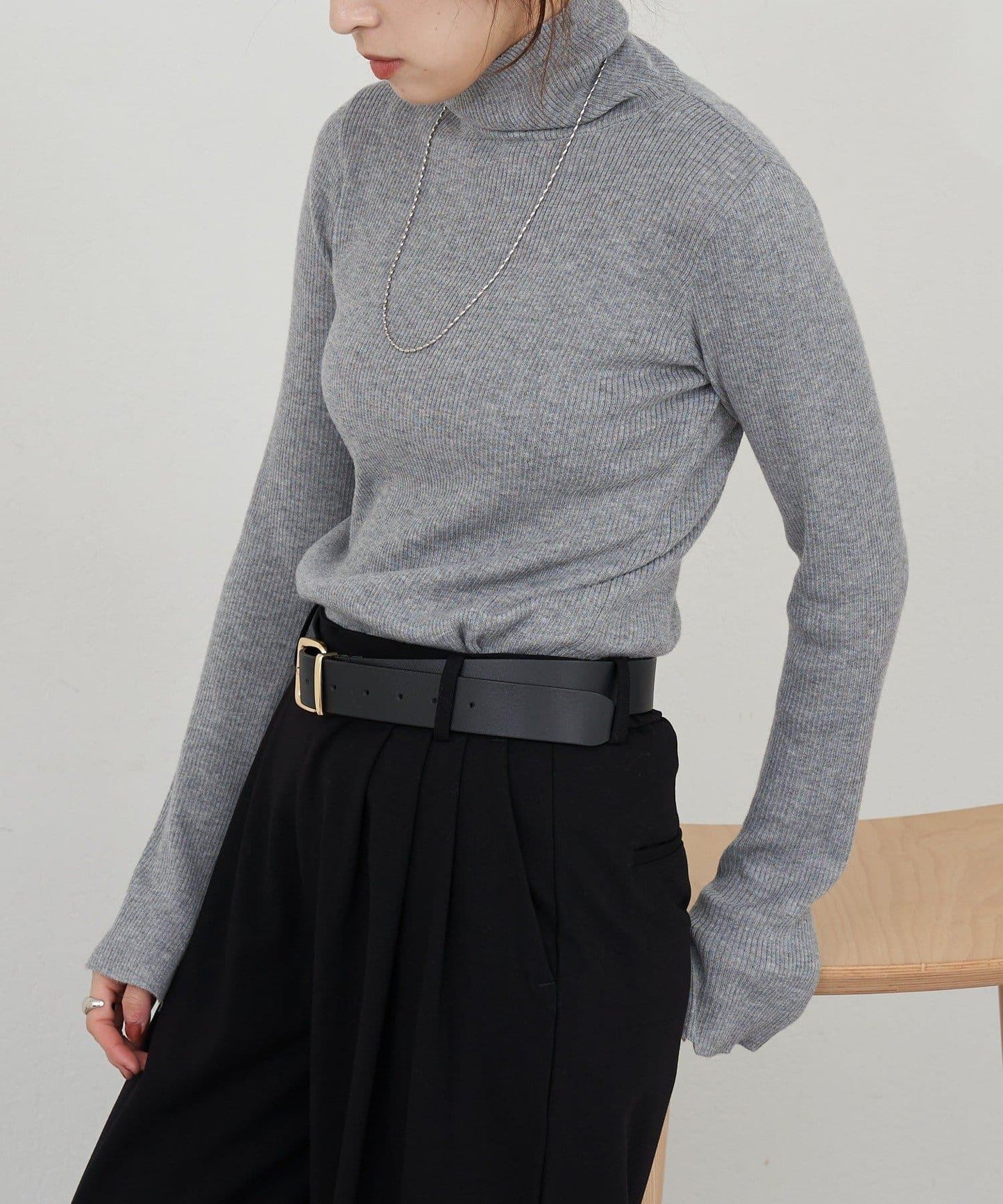 高領羅紋針織衫