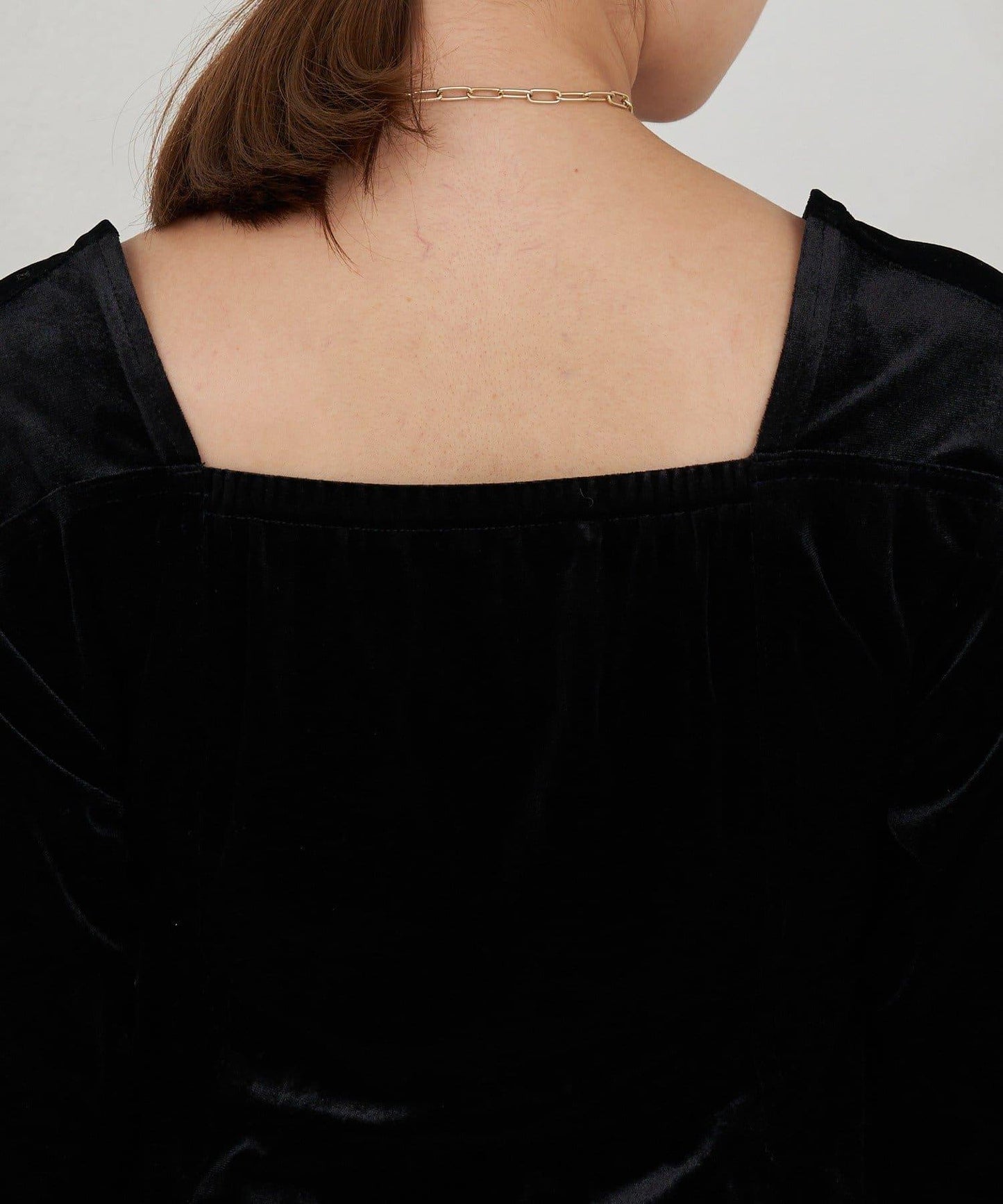 天鵝絨荷葉邊下襬套頭衫